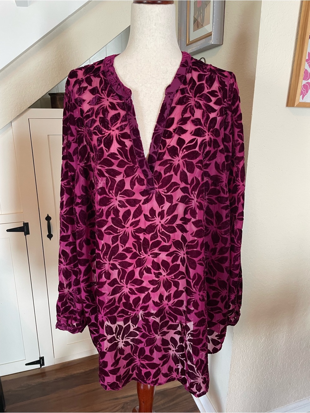 Torrid Velvet Burnout Floral Tunic Blouse Burgundy Plus Size 1 1X V-Neck Boho